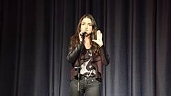 Die dreifach Avanti-Erprobte und Supertalent-Teilnehmerin Laura Pinski (Abitur 2015) zeigte ihr gesangliches Ausnahmetalent in den Liedern "You lost me" von Christina Aguilera und "Blank Space" von Taylor Swift.
